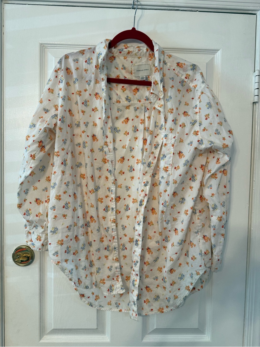 American Eagle White Floral Button-Up Shirt